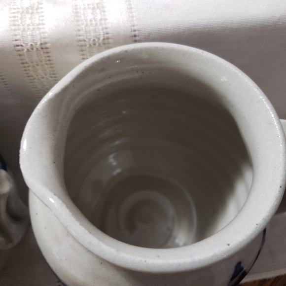 Rustic Country Pottery Pitcher and Sugar Bowl - Picture 6 of 8